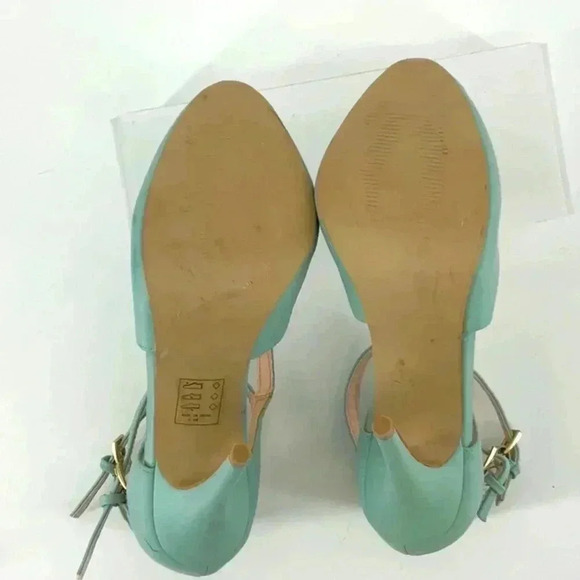 SIGNATURE  SHOES HEELS - Picture 6 of 6